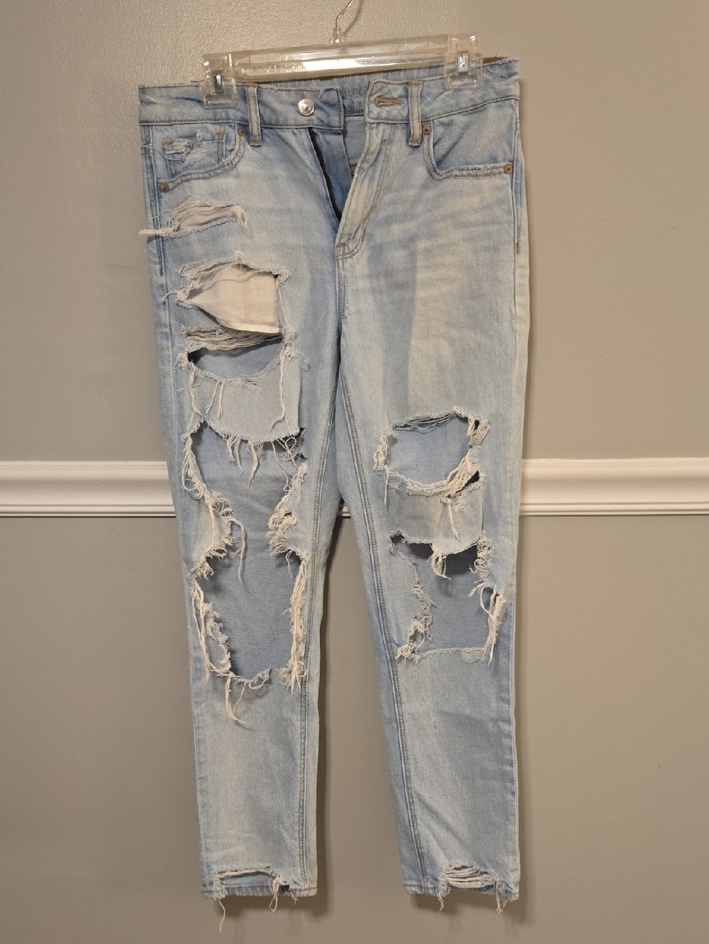 American Eagle Outfitters Light Blue High-Rise Distressed Jeans